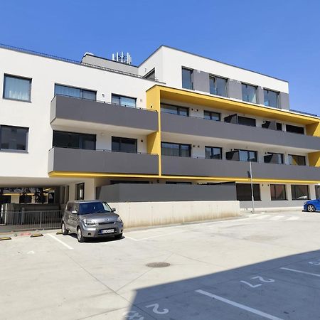 2 Room Apartment, New Building, Balcony, 208 Rovinka Exterior foto