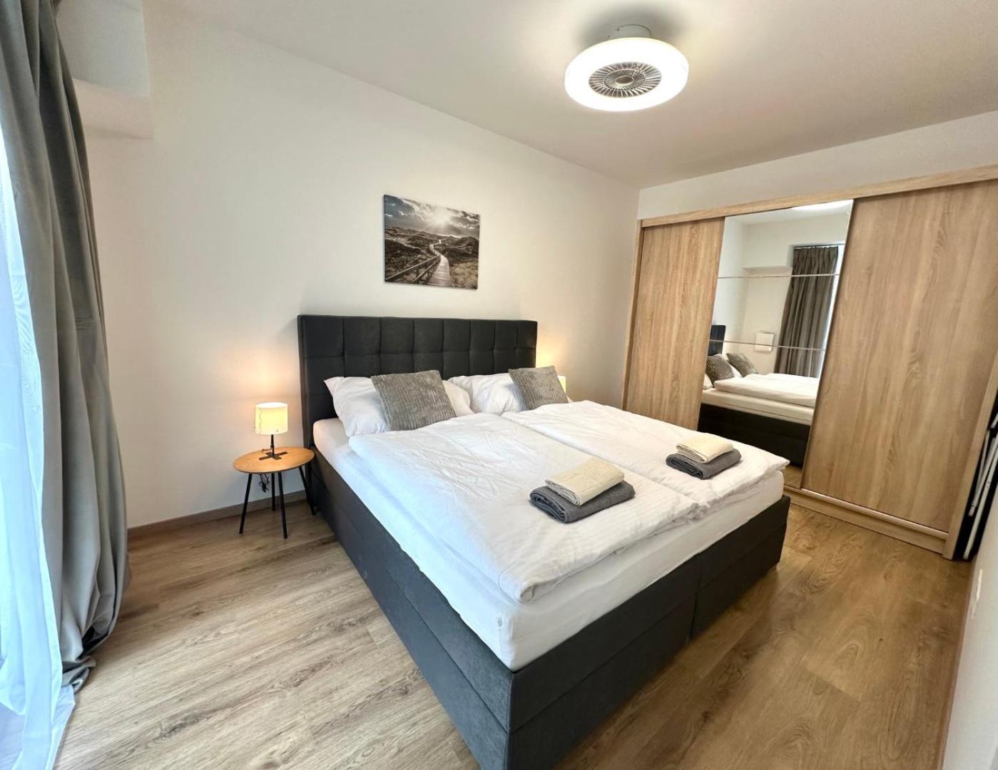 2 Room Apartment, New Building, Balcony, 208 Rovinka Exterior foto