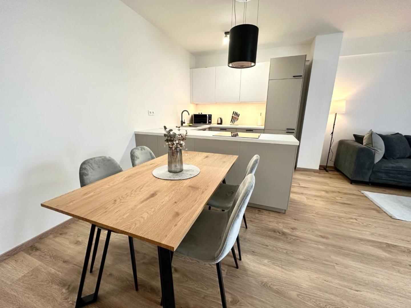 2 Room Apartment, New Building, Balcony, 208 Rovinka Exterior foto